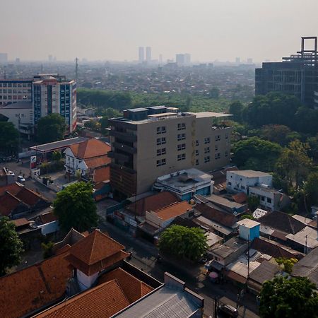 Stay.Vie Hotel Surabaia Exterior foto