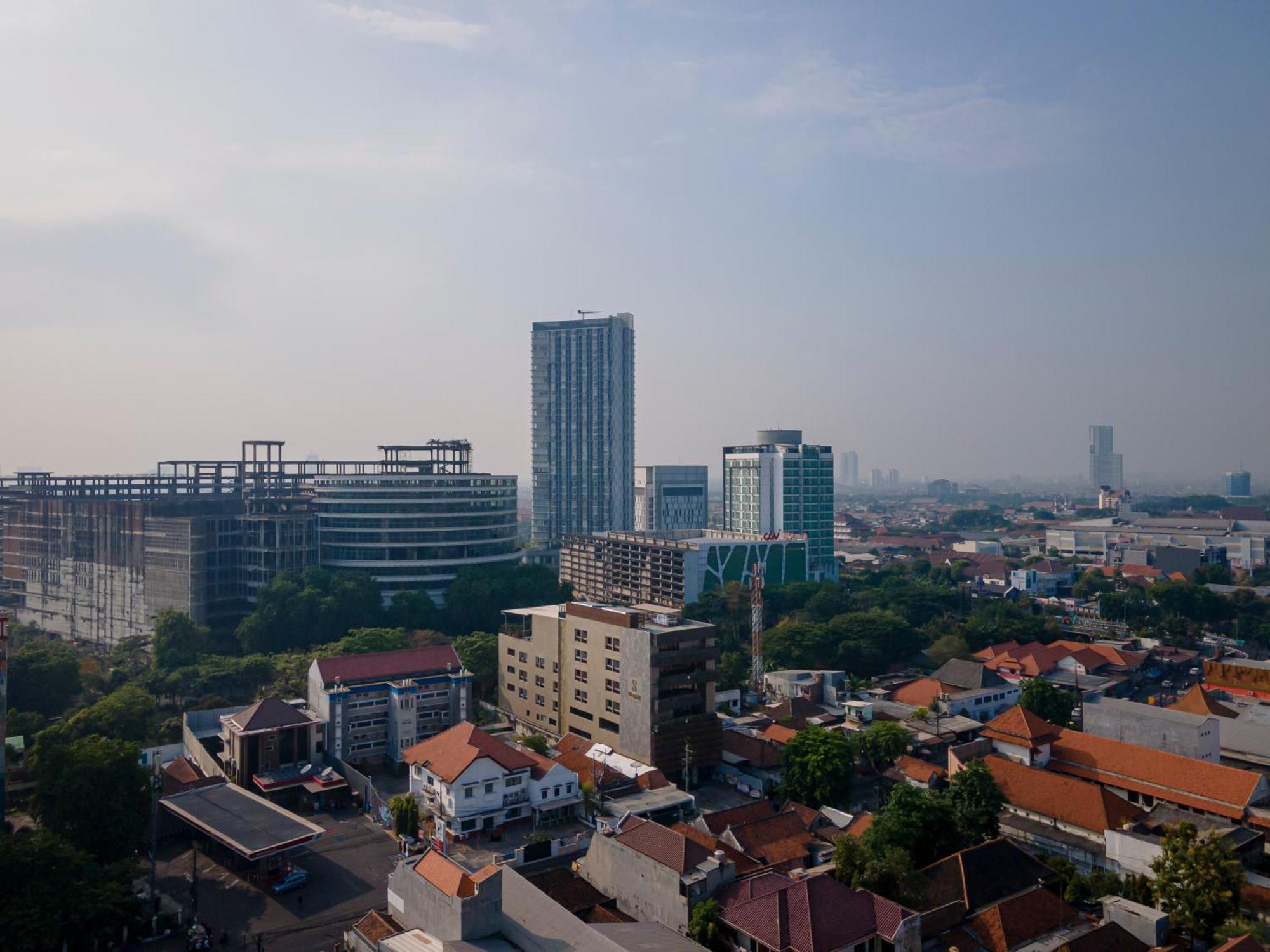 Stay.Vie Hotel Surabaia Exterior foto