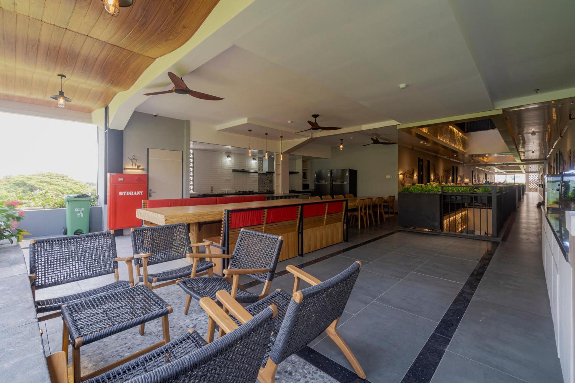 Stay.Vie Hotel Surabaia Exterior foto