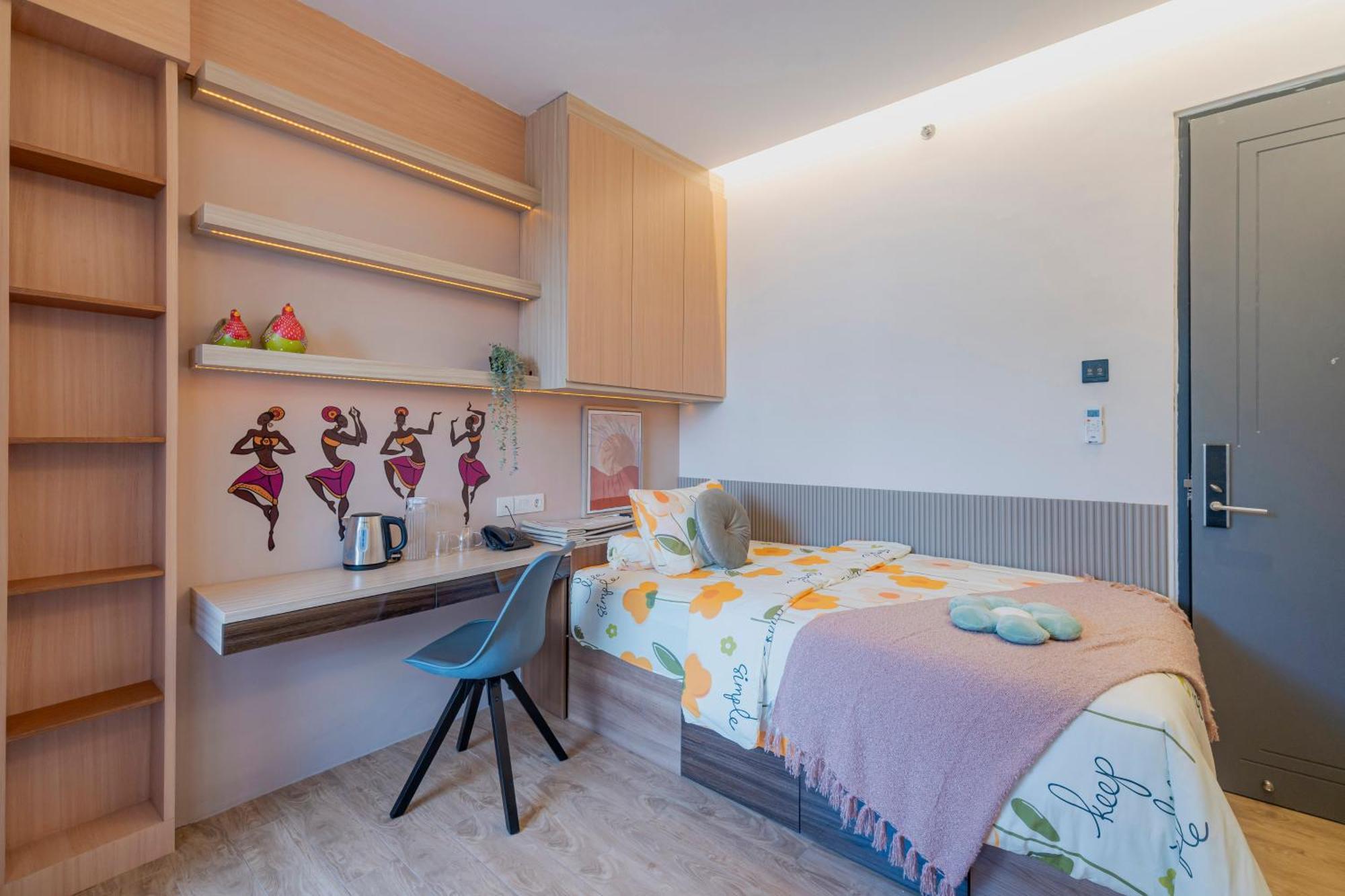 Stay.Vie Hotel Surabaia Exterior foto